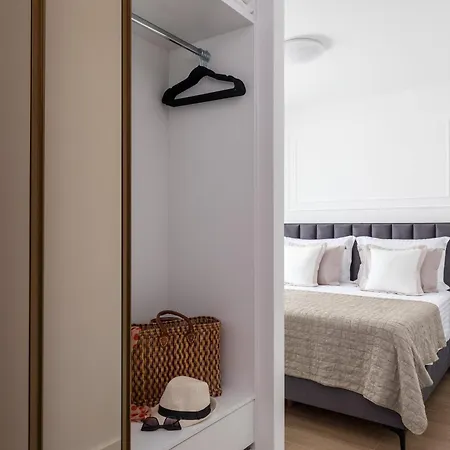 Apartment Ag *
