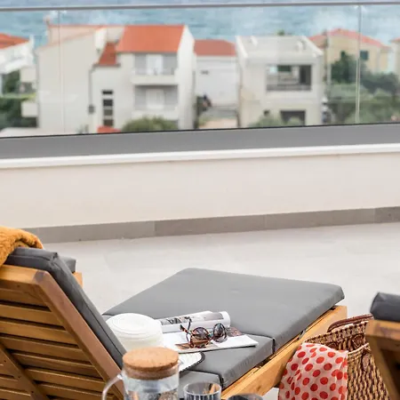 Ag * ポドストラナ