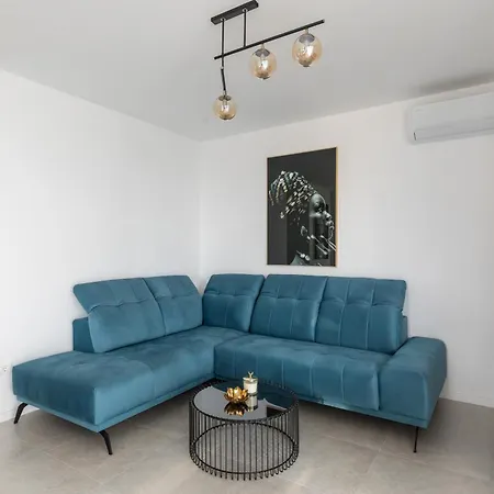 Ag Apartment *