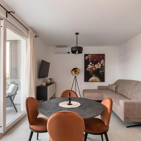 Apartment Ag *